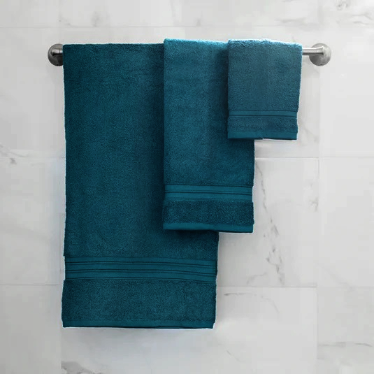 Treat Yourself to Luxury With This 4 Piece Super Soft 800 GSM Towel Set