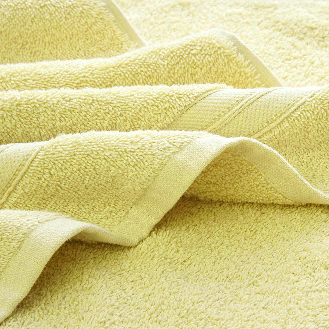 Treat Yourself to Luxury With This 4 Piece Super Soft 800 GSM Towel Set