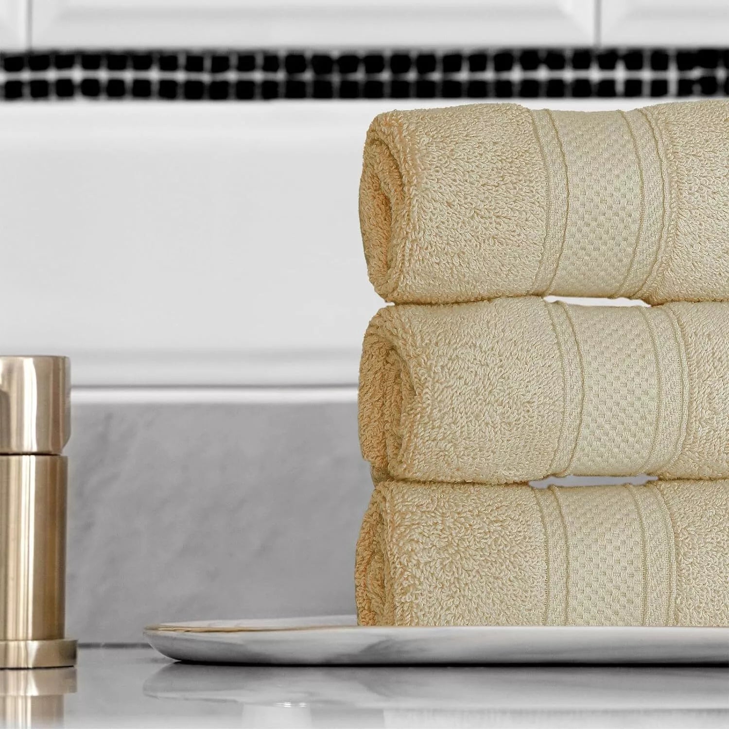 Treat Yourself with 800 GSM Super Soft Egyptian Hand Towel Sets Today!