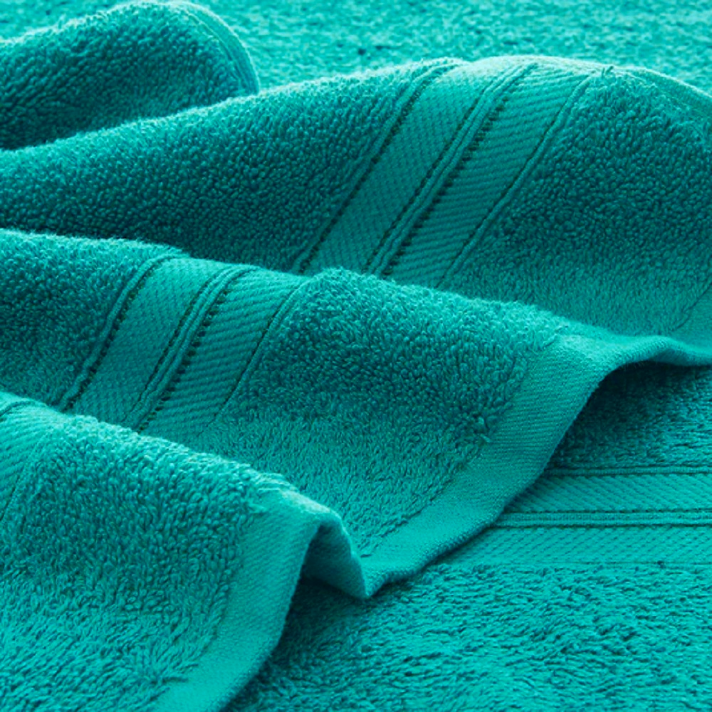 Treat Yourself to Luxury With This 4 Piece Super Soft 800 GSM Towel Set